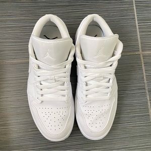 Jordan 1 Low Triple White